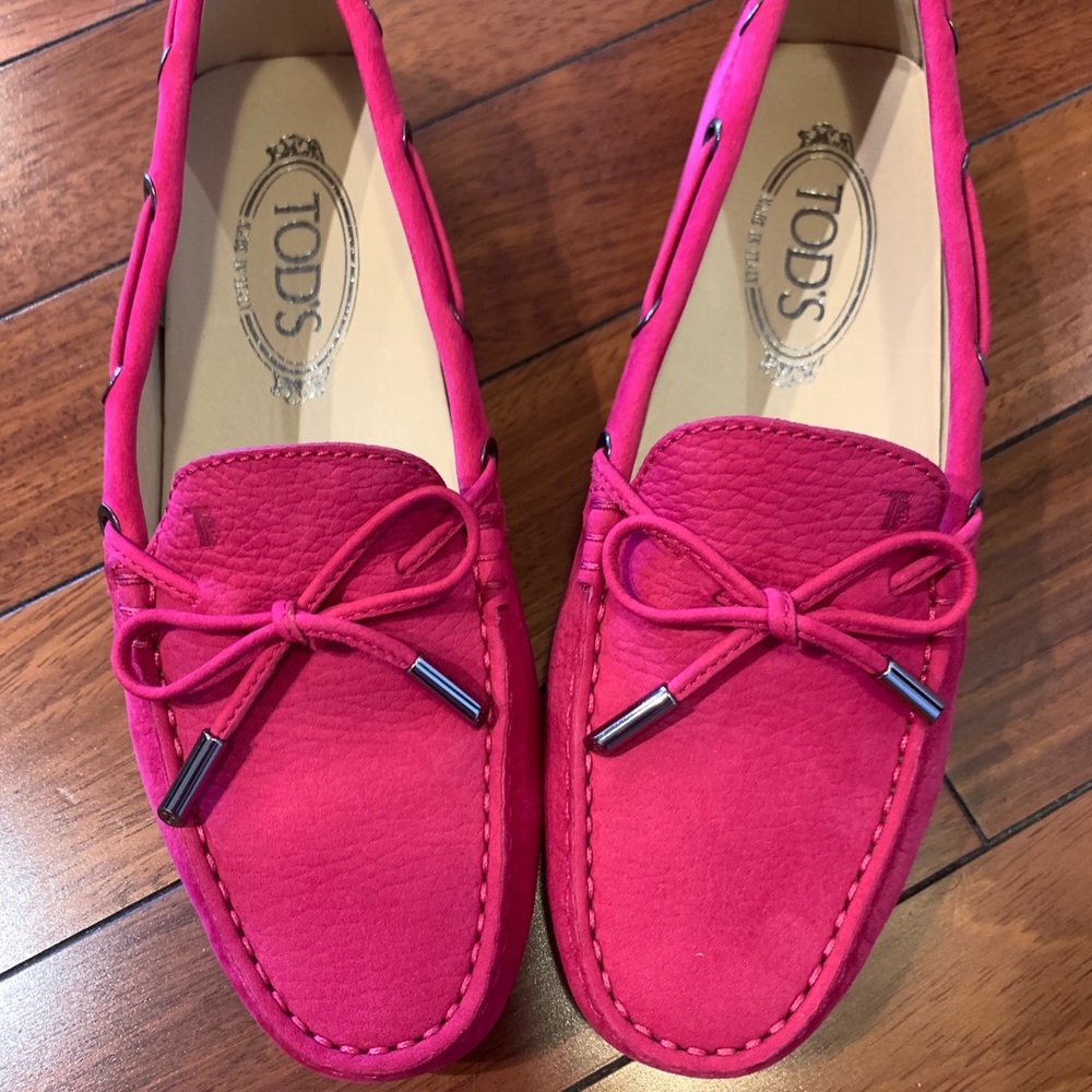 Women Tods loafers brand new size 6.5